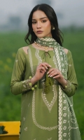 izel-dareen-lawn-2025-12