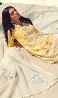 sana-safinaz-luxury-lawn-2020-12