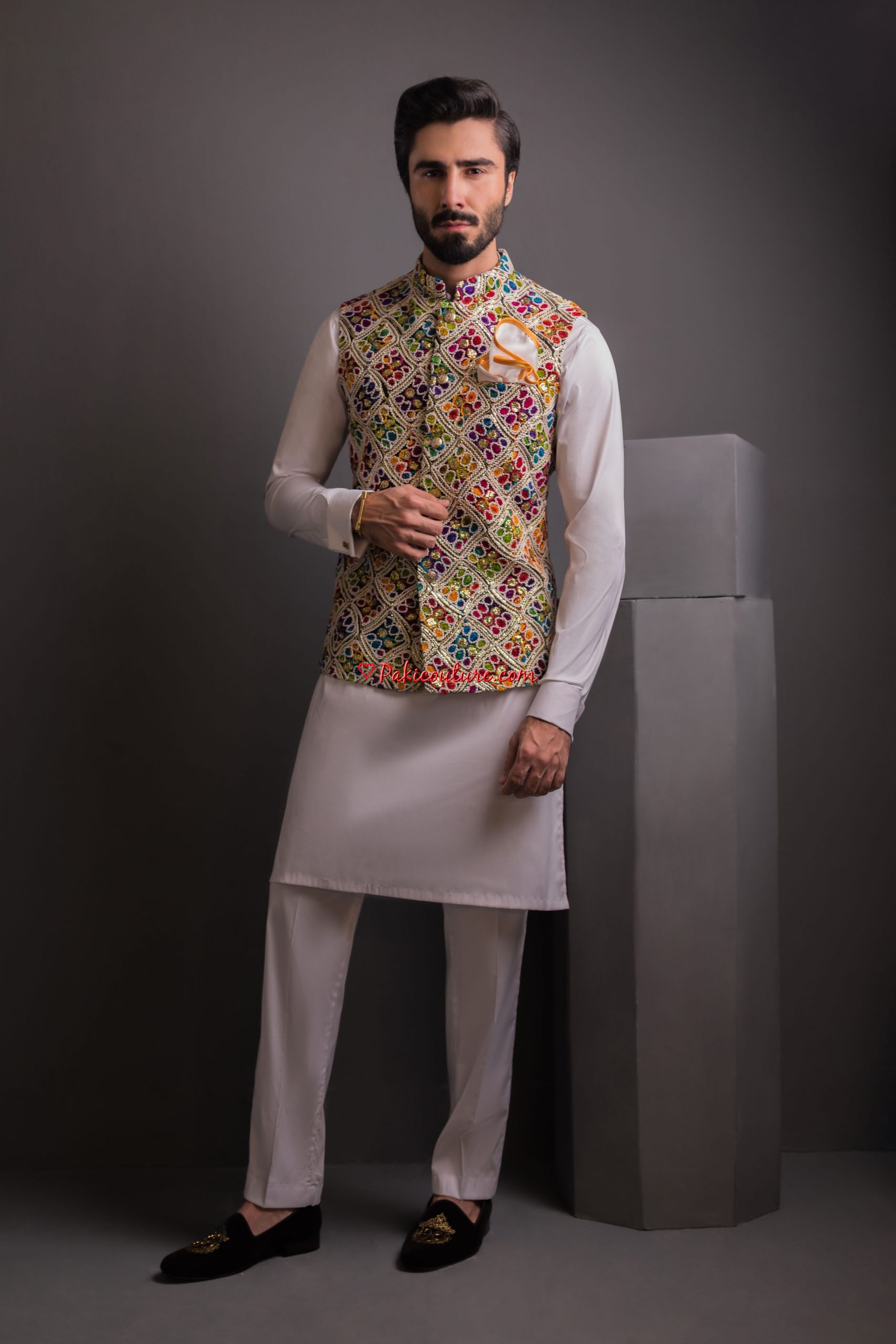 Mehndi Dresses for Groom 2023 - Superb Pakistani Men Mehndi Dresses