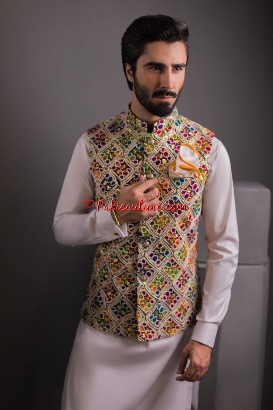 Mehndi designs dress pakistani deals