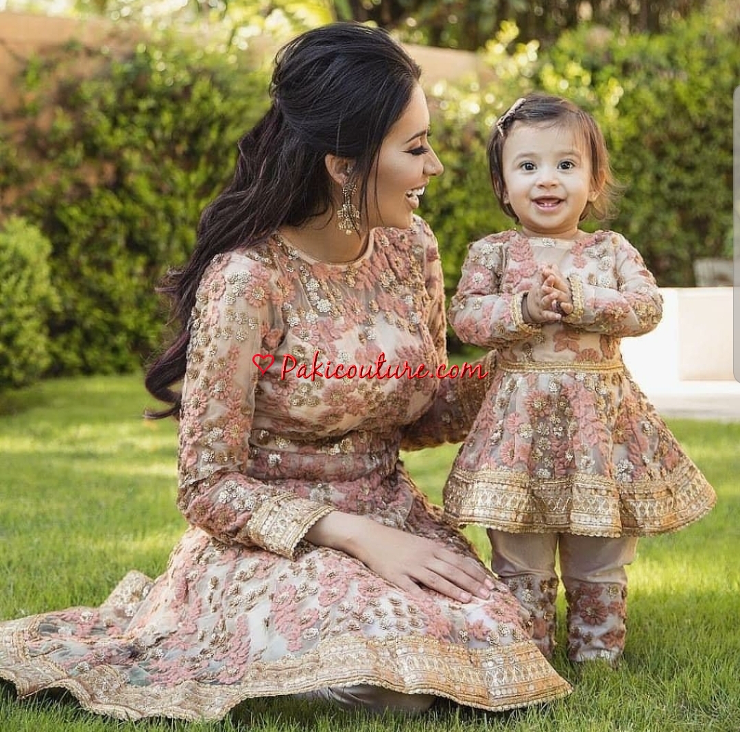 matching dress for mom and daughter online