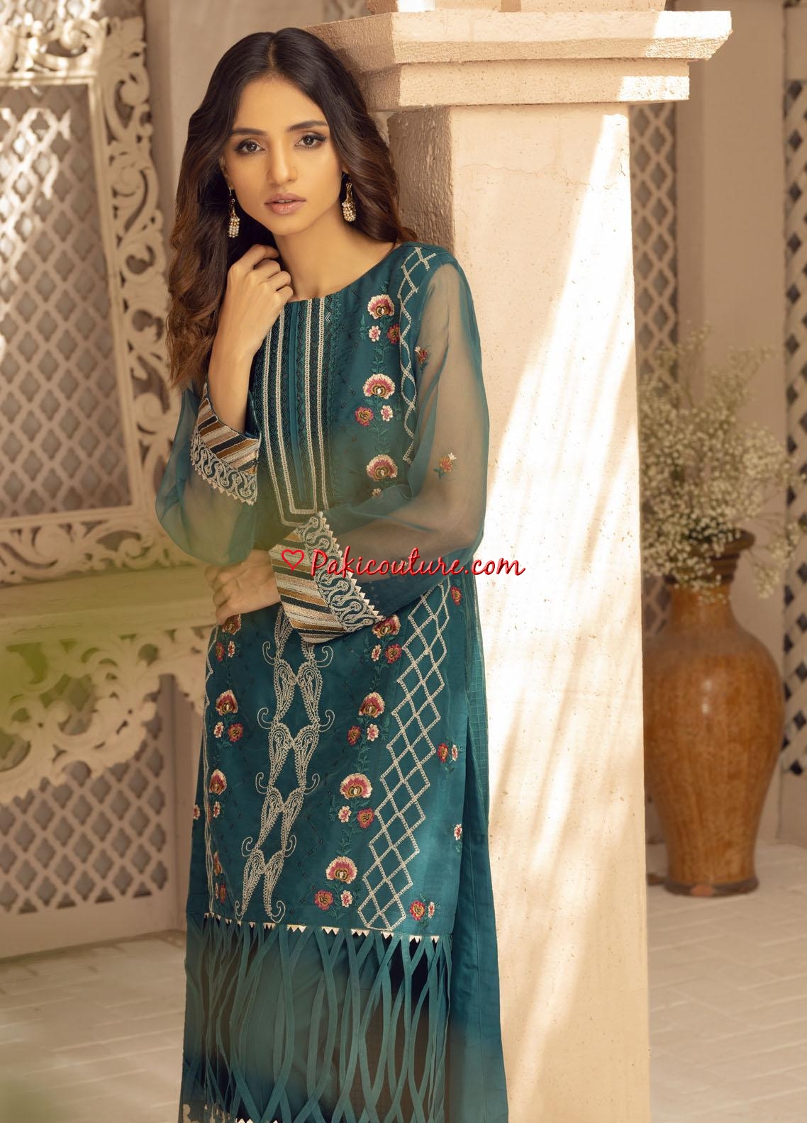 Charizma Fumée Silk Ready To Wear 2023 | Pakistani Latest Fashion Suits  Online